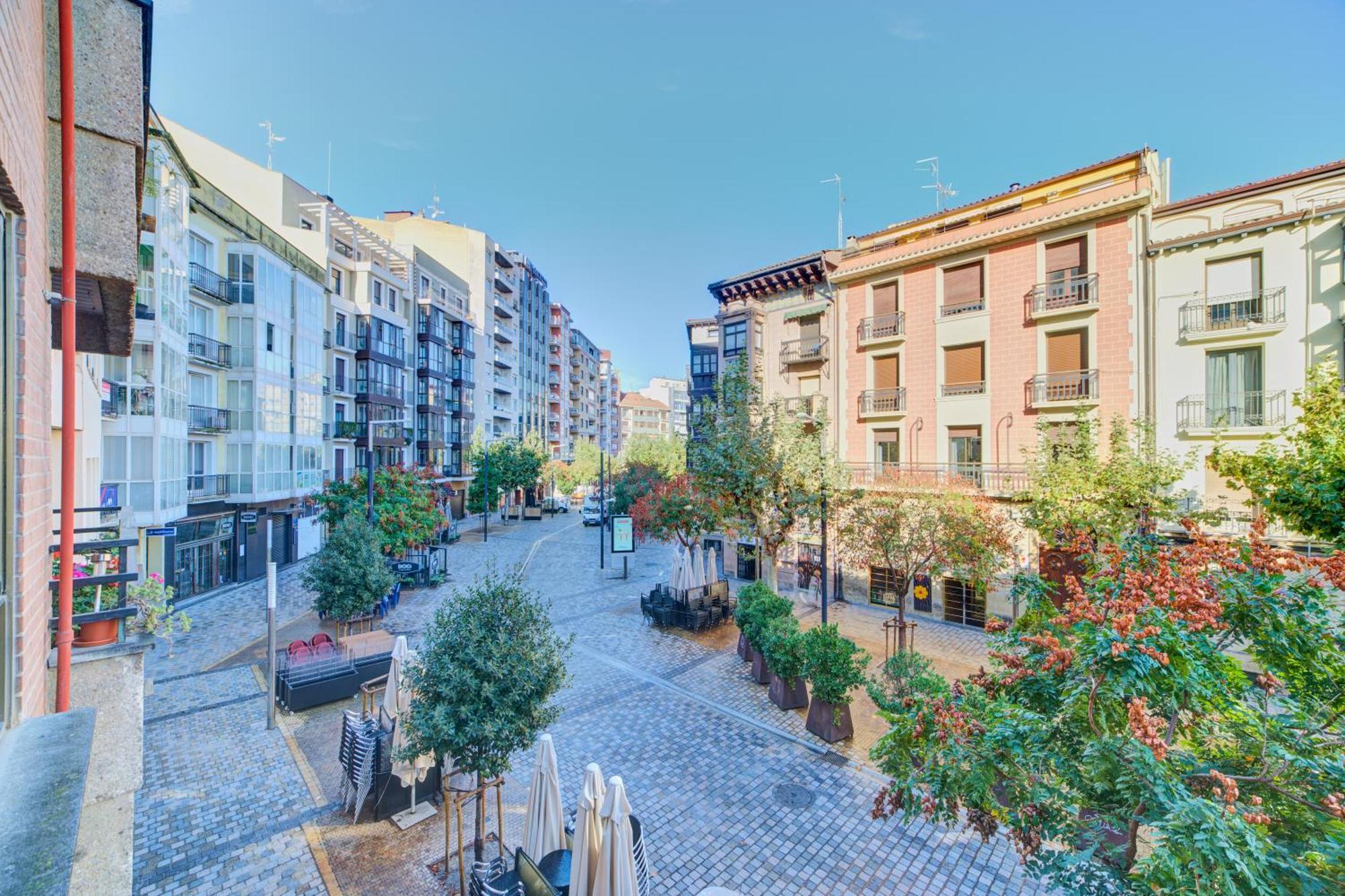 Apartamento Breton De Los Herreros Логроньо Экстерьер фото